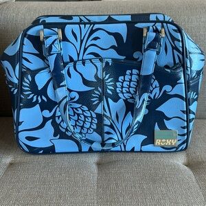 Gently Used Roxy Vintage Blue Floral Overnight Travel Bag. Non-smoking home.